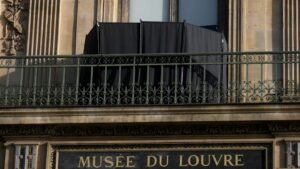 Louvre robbery: two suspects arrested, Paris prosecutor says