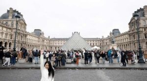 Two suspects arrested in Louvre jewel heist