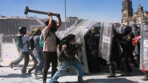 Gen Z’s take to the streets in Mexico: 20 arrested and over 100 police officers injured